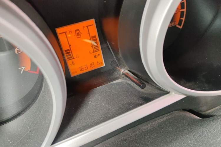 Used CHANGAN KAICHENG Ounuo S 2014 1.5L Base Version Odometer Close Up