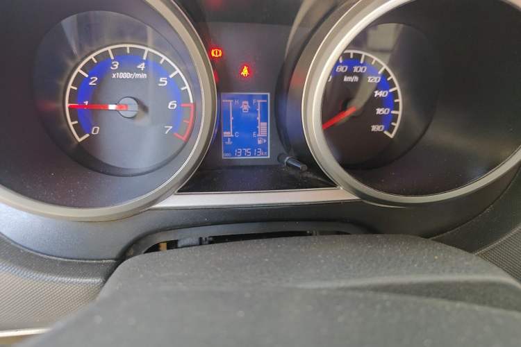 Used CHANGAN KAICHENG Ounuo S 2014 1.5L Elite Model Odometer Close Up