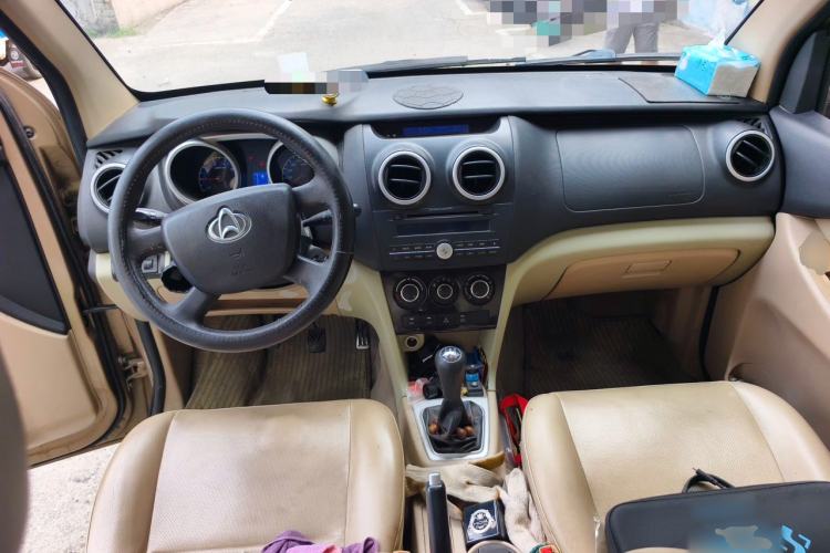 Used CHANGAN KAICHENG Ounuo S 2014 1.5L Luxury Model Center Console