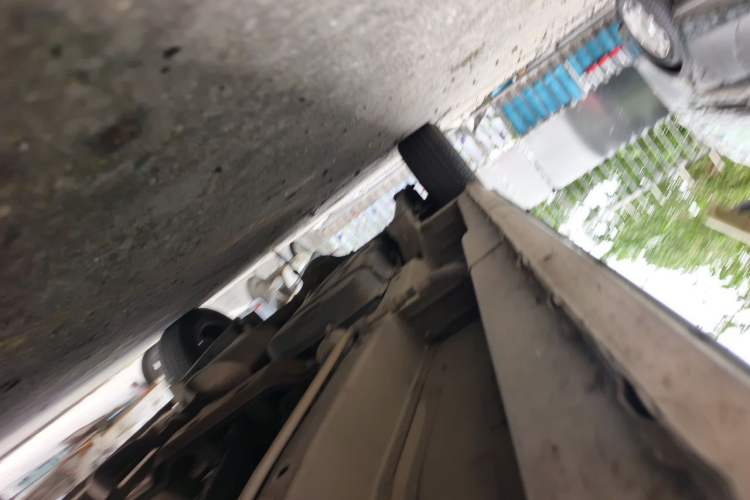 Used CHANGAN KAICHENG Ounuo S 2014 1.5L Luxury Model Chassis Front Right