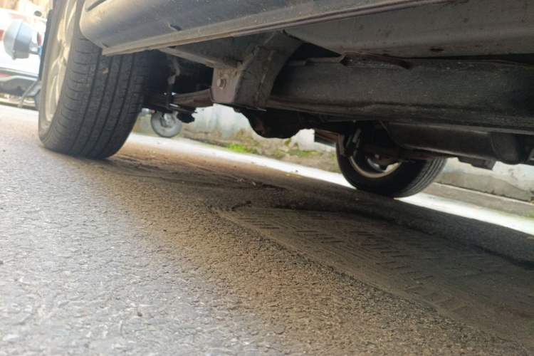 Used CHANGAN KAICHENG Ounuo S 2014 1.5L Base Version Chassis Front Right