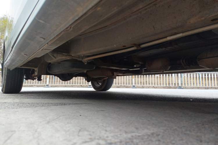 Used CHANGAN KAICHENG Ounuo S 2014 1.5L Base Version Chassis Front Right