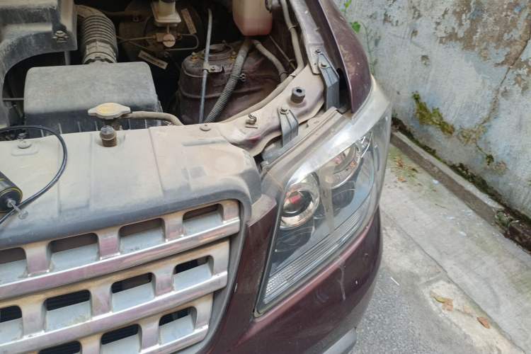 Used CHANGAN KAICHENG Ounuo S 2014 1.5L Base Version Engine Bay Left