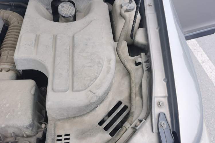 Used CHANGAN KAICHENG Ounuo S 2014 1.5L Luxury Model Engine Bay Left