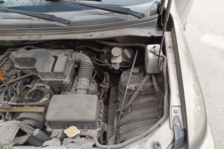 Used CHANGAN KAICHENG Ounuo S 2014 1.5L Base Version Engine Bay Left