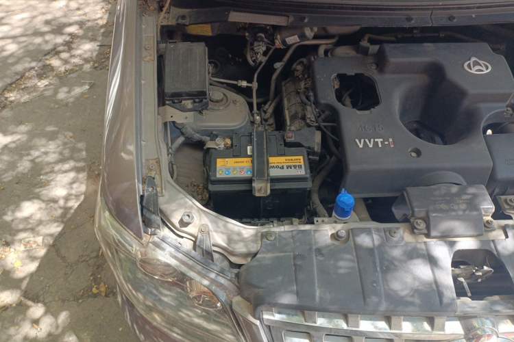 Used CHANGAN KAICHENG Ounuo S 2014 1.5L Base Version Engine Bay Right