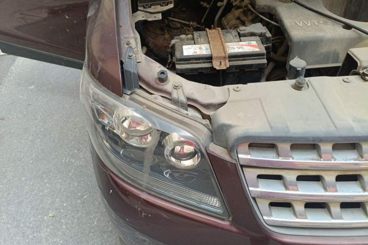 Used CHANGAN KAICHENG Ounuo S 2014 1.5L Base Version Engine Bay Right