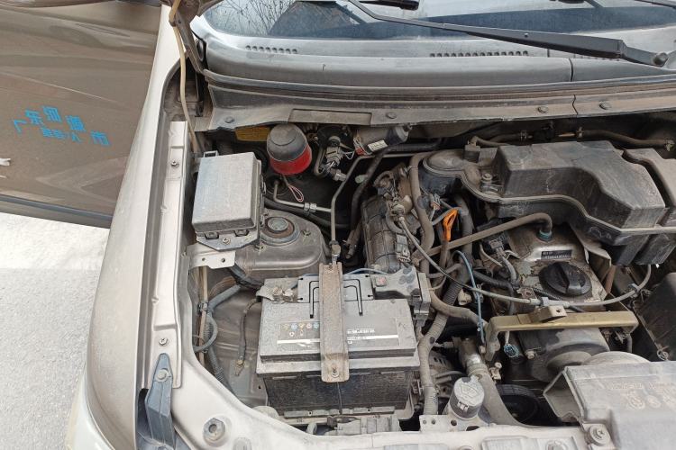 Used CHANGAN KAICHENG Ounuo S 2014 1.5L Base Version Engine Bay Right