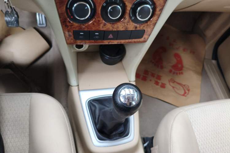 Used CHANGAN KAICHENG Ounuo S 2014 1.3L Elite Model Gear Lever