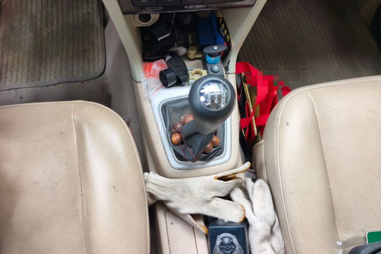Used CHANGAN KAICHENG Ounuo S 2014 1.5L Luxury Model Gear Lever