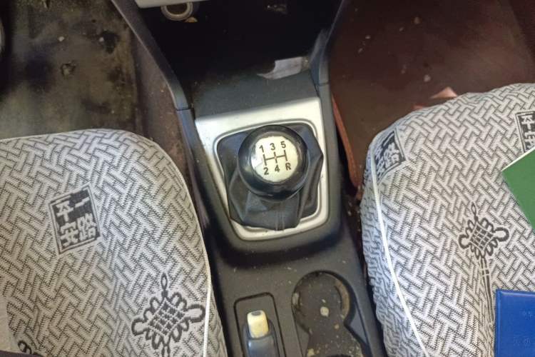 Used CHANGAN KAICHENG Ounuo S 2014 1.5L Base Version Gear Lever