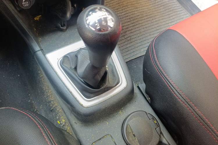 Used CHANGAN KAICHENG Ounuo S 2014 1.5L Base Version Gear Lever