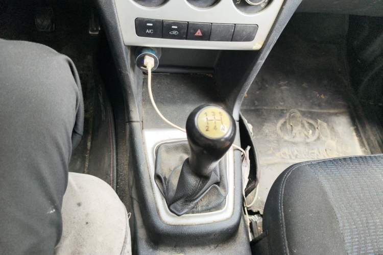Used CHANGAN KAICHENG Ounuo S 2014 1.5L Base Version Gear Lever