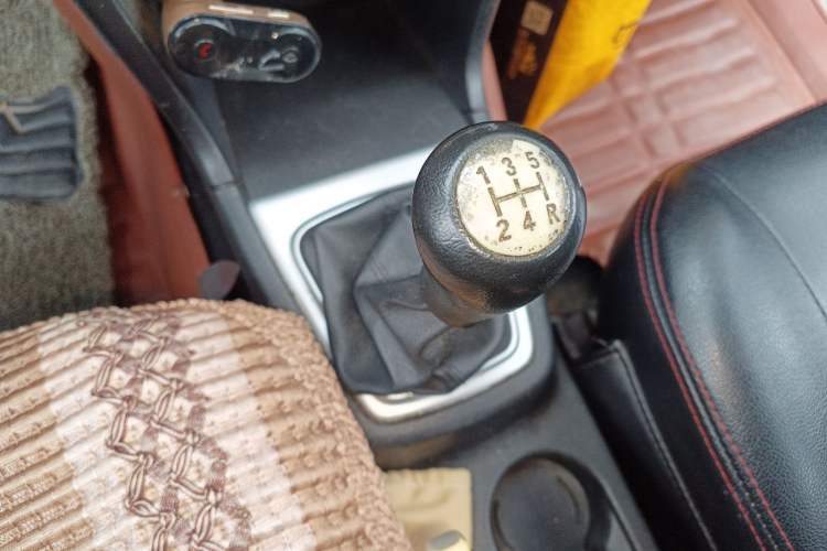 Used CHANGAN KAICHENG Ounuo S 2014 1.5L Base Version Gear Lever