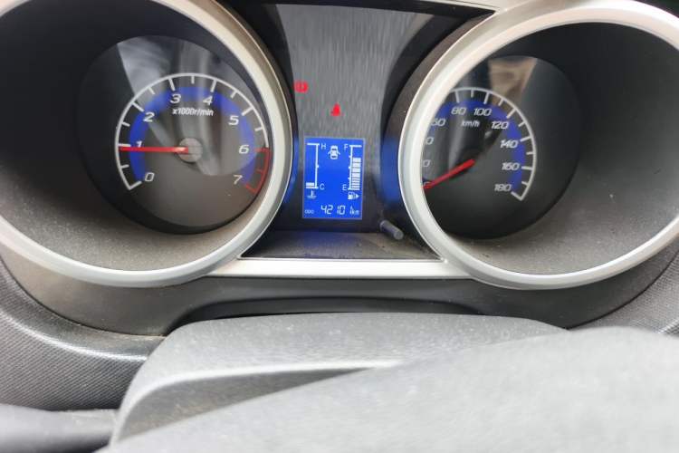 Used CHANGAN KAICHENG Ounuo S 2014 1.5L Luxury Model Odometer Close Up