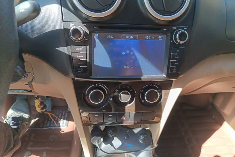 Used CHANGAN KAICHENG Ounuo S 2014 1.5L Elite Model Audio And AC Panel