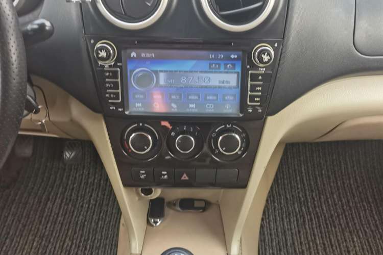 Used CHANGAN KAICHENG Ounuo S 2014 1.5L Elite Model Audio And AC Panel