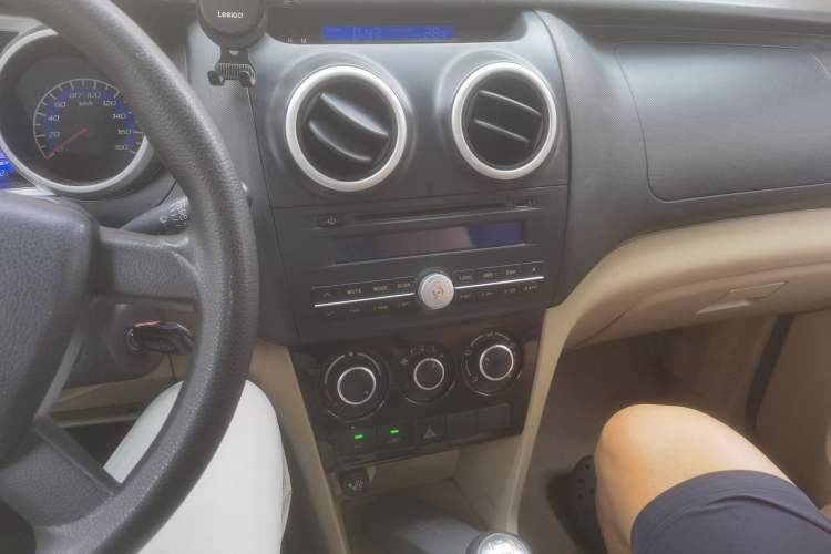 Used CHANGAN KAICHENG Ounuo S 2014 1.5L Elite Model Audio And AC Panel