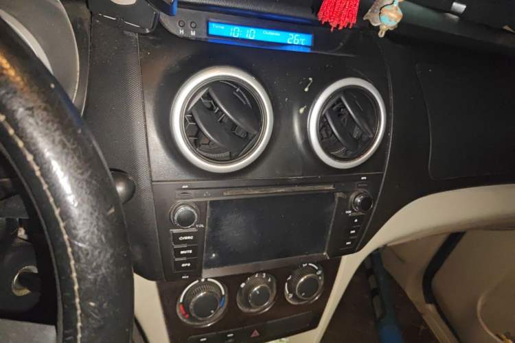Used CHANGAN KAICHENG Ounuo S 2014 1.5L Elite Model Audio And AC Panel