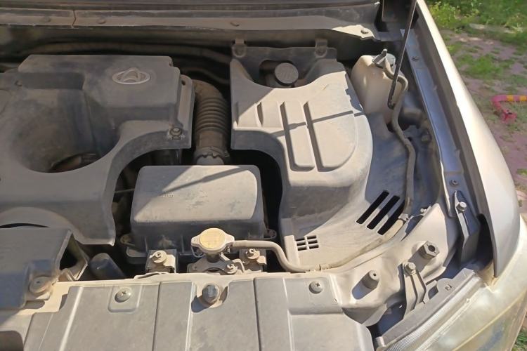 Used CHANGAN KAICHENG Ounuo S 2014 1.5L Elite Model Engine Bay Left