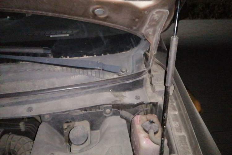 Used CHANGAN KAICHENG Ounuo S 2014 1.5L Elite Model Engine Bay Left
