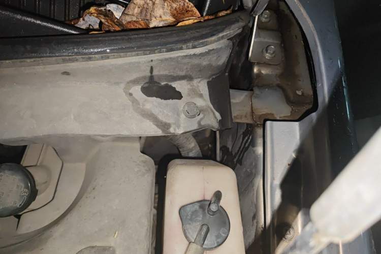 Used CHANGAN KAICHENG Ounuo S 2014 1.5L Elite Model Engine Bay Left