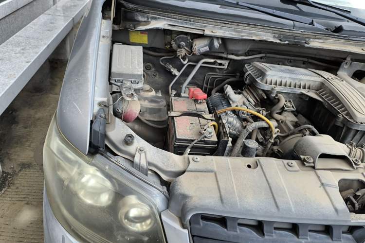 Used CHANGAN KAICHENG Ounuo S 2014 1.3L Base Version Engine Bay Right