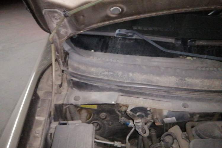 Used CHANGAN KAICHENG Ounuo S 2014 1.5L Elite Model Engine Bay Right