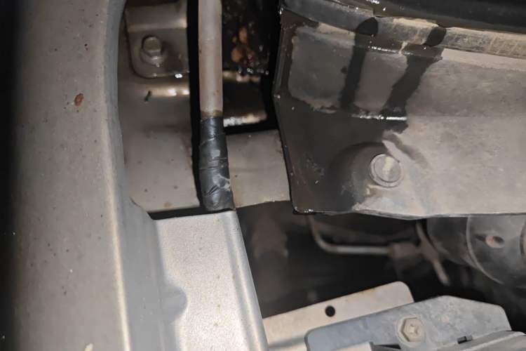 Used CHANGAN KAICHENG Ounuo S 2014 1.5L Elite Model Engine Bay Right