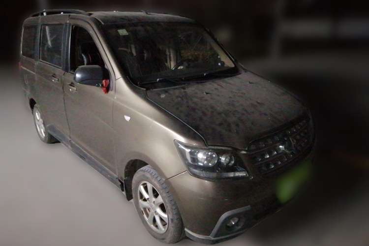 Used CHANGAN KAICHENG Ounuo S 2014 1.5L Elite Model Front Right 45 Deg