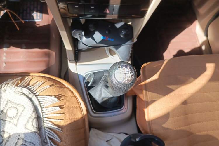 Used CHANGAN KAICHENG Ounuo S 2014 1.5L Elite Model Gear Lever