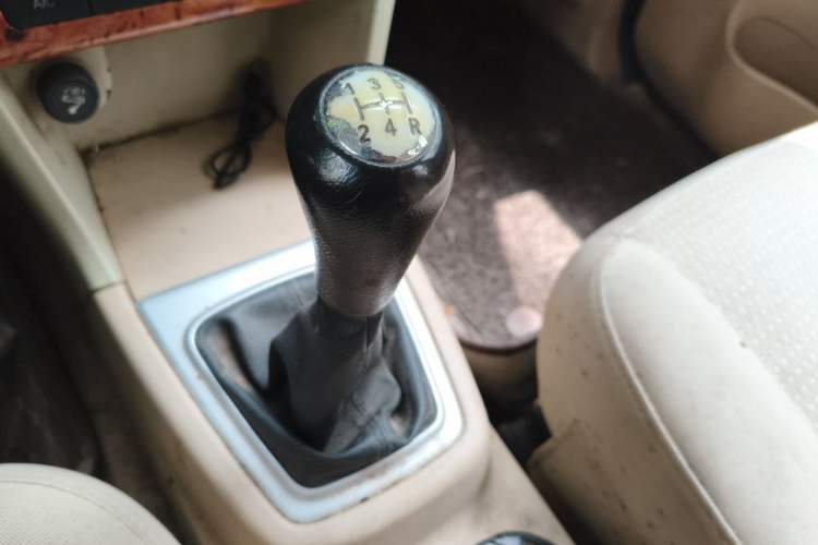 Used CHANGAN KAICHENG Ounuo S 2014 1.3L Elite Model Gear Lever