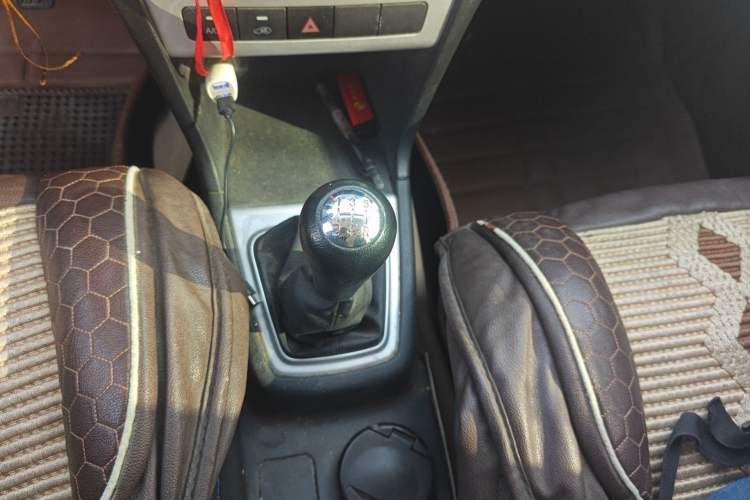 Used CHANGAN KAICHENG Ounuo S 2014 1.5L Base Version Gear Lever