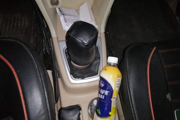 Used CHANGAN KAICHENG Ounuo S 2014 1.5L Elite Model Gear Lever