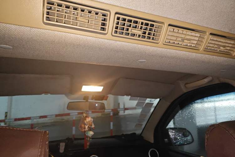 Used CHANGAN KAICHENG Ounuo S 2014 1.5L Elite Model Headliner