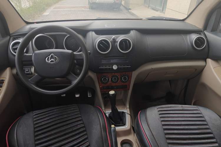 Used CHANGAN KAICHENG Ounuo S 2014 1.3L Base Version Interior 3