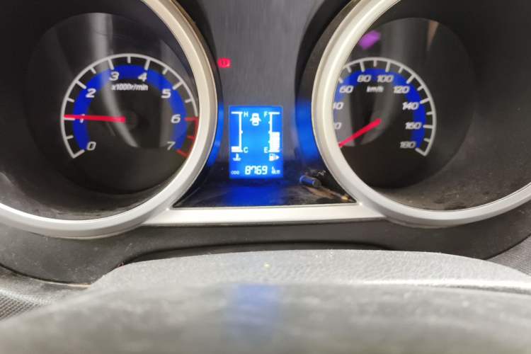 Used CHANGAN KAICHENG Ounuo S 2014 1.3L Elite Model Odometer Close Up