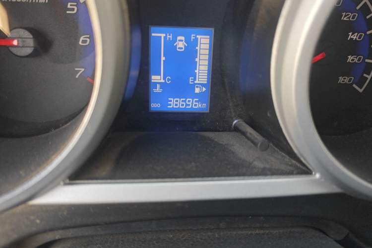 Used CHANGAN KAICHENG Ounuo S 2014 1.5L Base Version Odometer Close Up