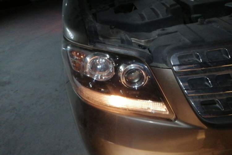 Used CHANGAN KAICHENG Ounuo S 2014 1.5L Elite Model Right Front Headlight