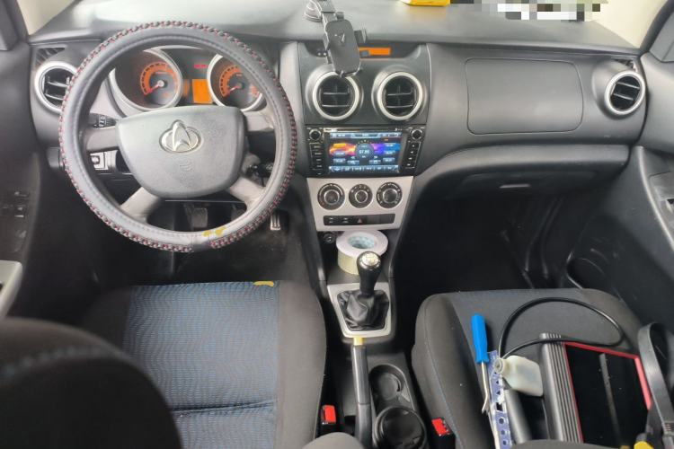 Used CHANGAN KAICHENG Ounuo S 2014 1.5L Base Version Center Console
