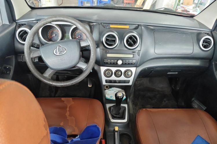 Used CHANGAN KAICHENG Ounuo S 2014 1.5L Base Version Center Console