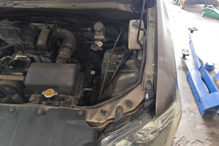 Used CHANGAN KAICHENG Ounuo S 2014 1.5L Base Version Engine Bay Left