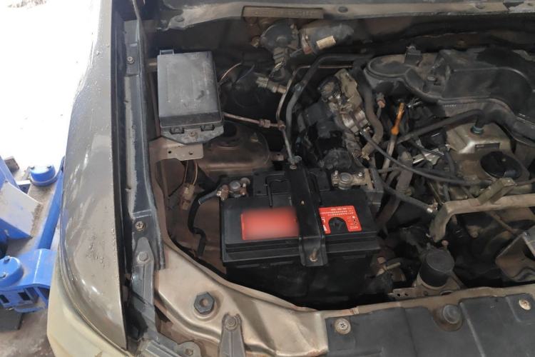 Used CHANGAN KAICHENG Ounuo S 2014 1.5L Base Version Engine Bay Right