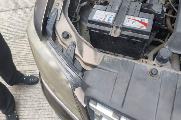 Used CHANGAN KAICHENG Ounuo S 2014 1.5L Base Version Engine Bay Right
