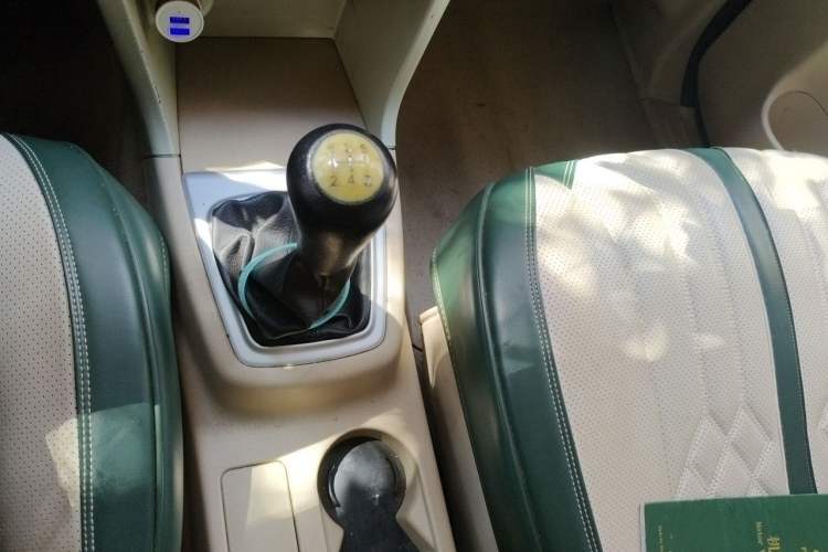 Used CHANGAN KAICHENG Ounuo S 2014 1.5L Base Version Gear Lever
