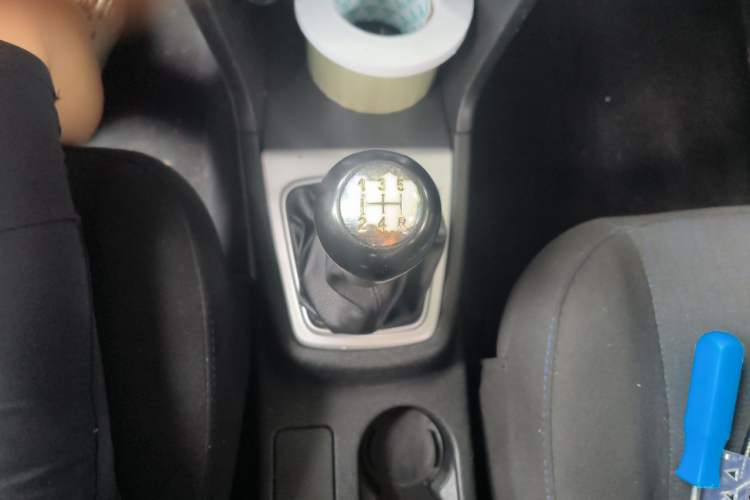 Used CHANGAN KAICHENG Ounuo S 2014 1.5L Base Version Gear Lever