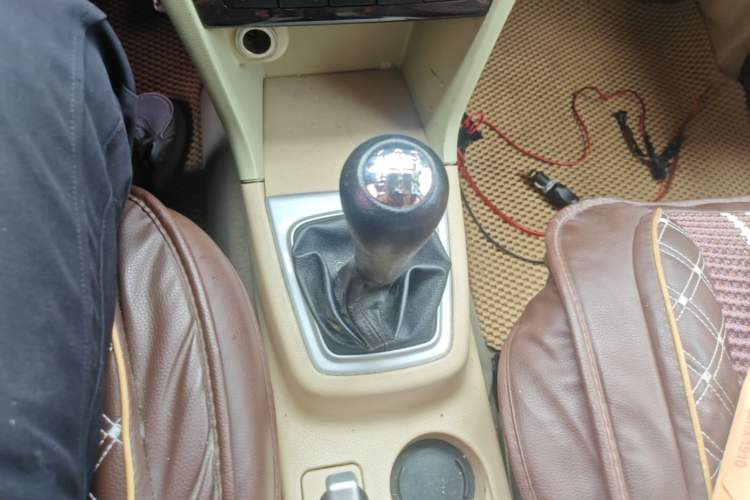 Used CHANGAN KAICHENG Ounuo S 2014 1.5L Luxury Model Gear Lever