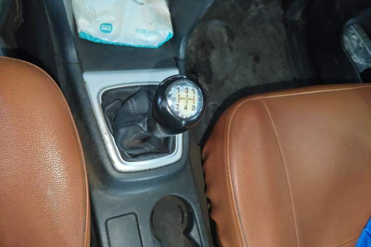 Used CHANGAN KAICHENG Ounuo S 2014 1.5L Base Version Gear Lever