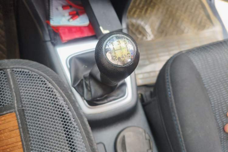 Used CHANGAN KAICHENG Ounuo S 2014 1.5L Base Version Gear Lever