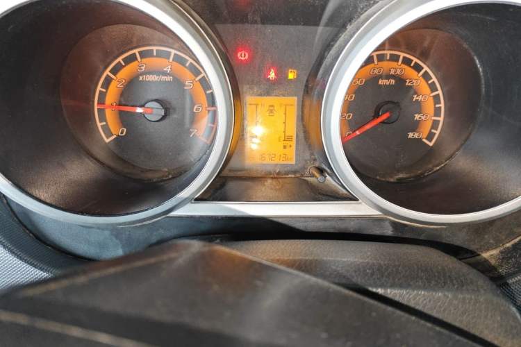 Used CHANGAN KAICHENG Ounuo S 2014 1.5L Base Version Odometer Close Up